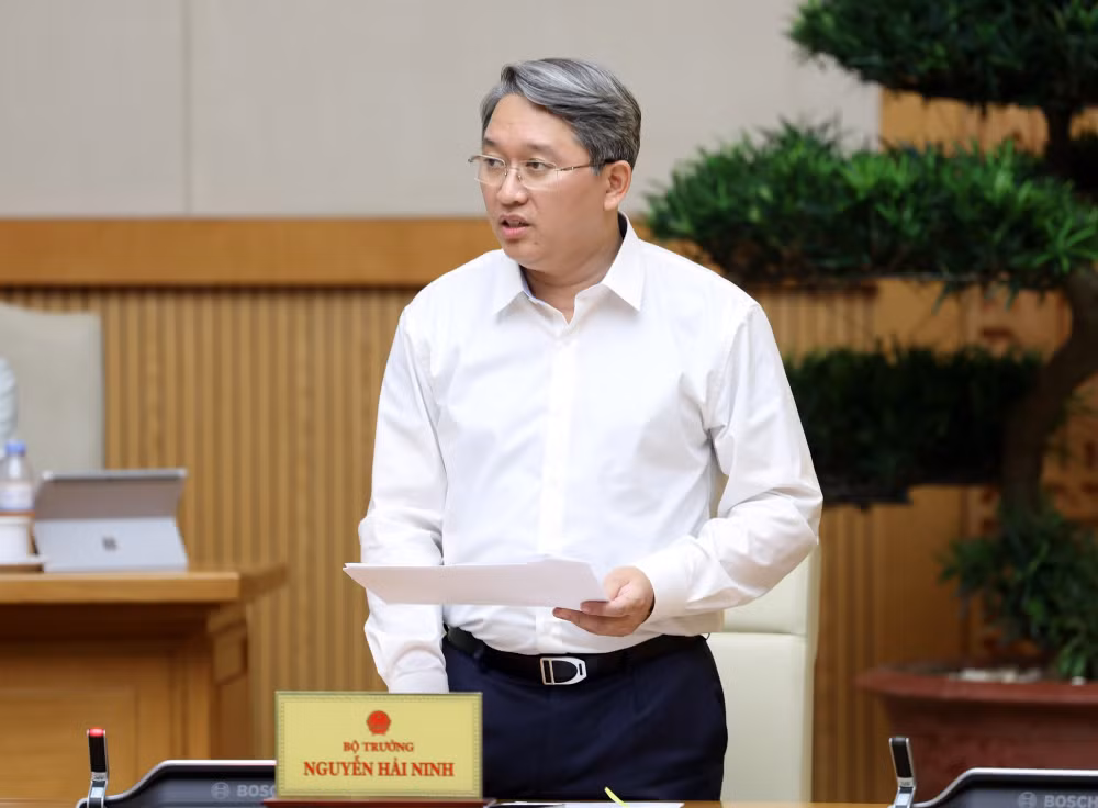 Phó Thủ tướng Lê Thành Long: Cố gắng để việc tuân thủ pháp luật trở thành tự thân- Ảnh 3.