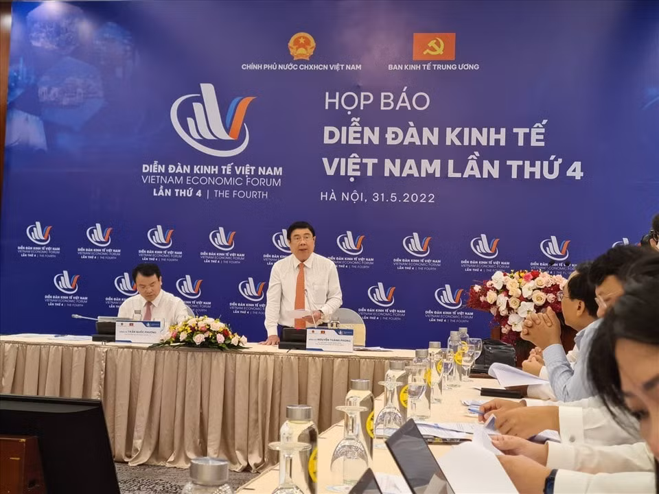 dien dan kinh te viet nam lan thu 4 duoc to chuc tai tp hcm hinh 1