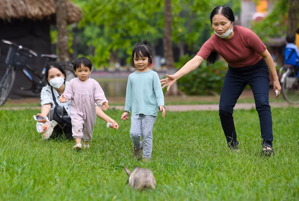 tre em pho thi vui tet thieu nhi trong do thi trieu cay xanh hinh 10