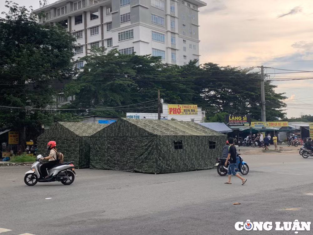cho dem lang dai hoc giai toa sinh vien tp hcm un un keo nhau di mua sam lan cuoi hinh 6