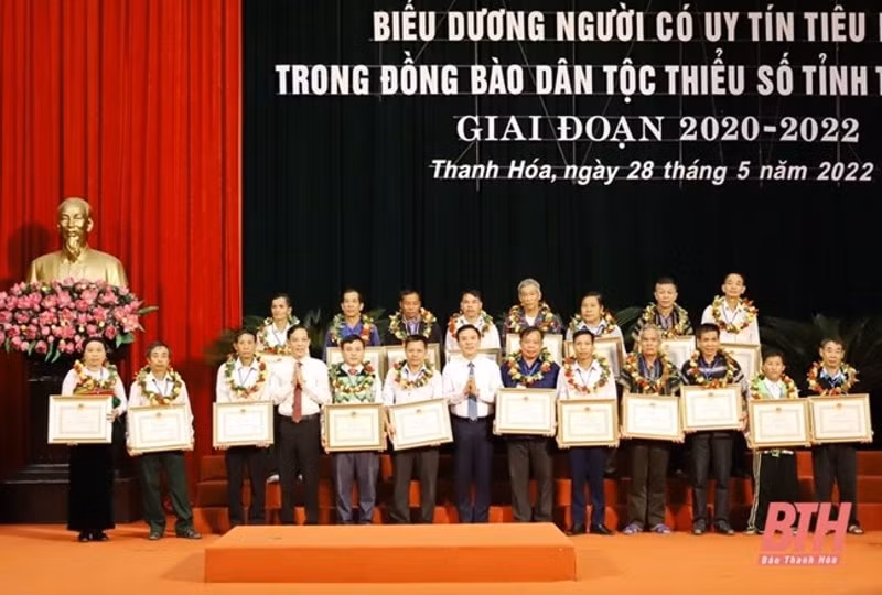 thanh hoa bieu duong nguoi co uy tin tieu bieu trong dong bao dan toc thieu so hinh 1