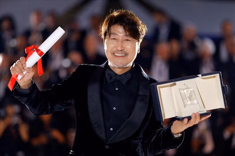 giai tri han quoc boi thu tai lien hoan phim cannes 2022 hinh 1