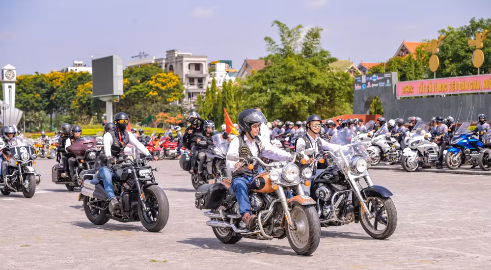 sam son motor festival 2022 san choi cho nguoi dam me xe hinh 1