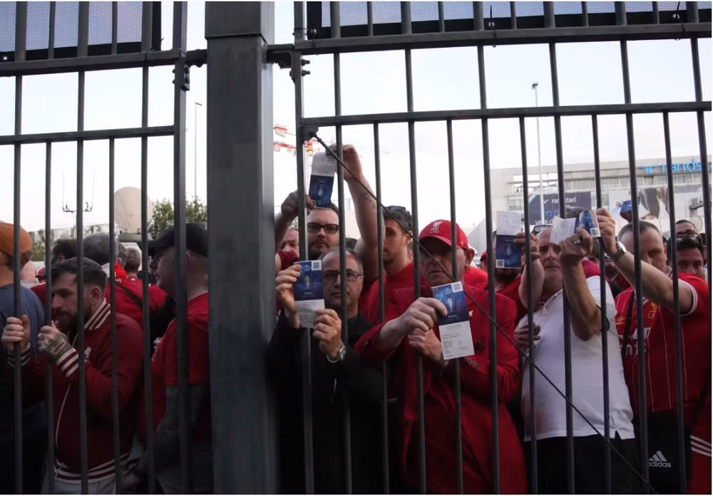 lien doan bong da chau au giai thich ly do chung ket cup c1 gap su co hinh 2