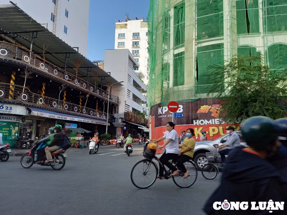 bat chap lenh cam nhieu xe may van phong nguoc chieu giua trung tam tp hcm hinh 14