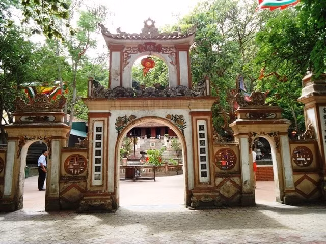 den cui den ong hoang muoi chon linh thieng tim ve hinh 1