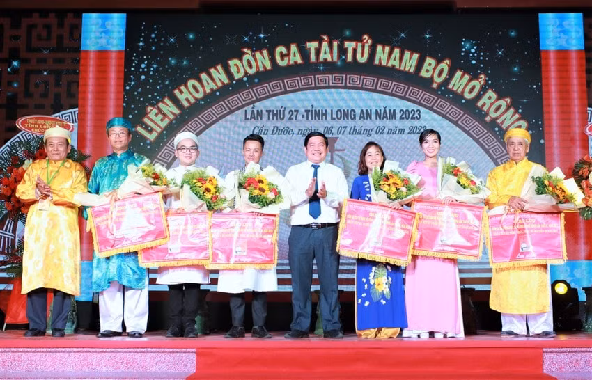 gan 150 nghe nhan tai tu tham gia lien hoan don ca tai tu tinh long an mo rong nam 2023 hinh 3