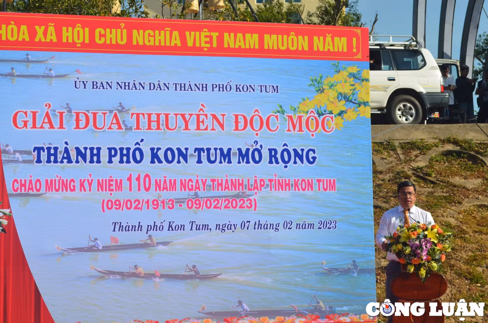 kon tum soi noi giai dua thuyen doc moc tren dong song dak bla hinh 3