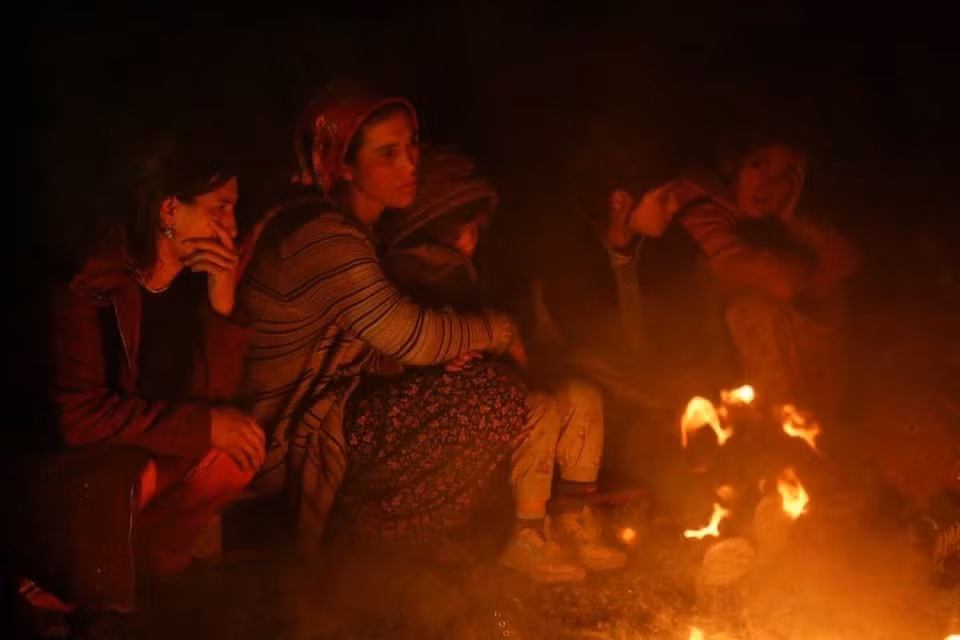 dong dat o tho nhi ky va syria hon 3700 nguoi thiet mang cong tac cuu ho dang chay dua voi thoi gian hinh 3