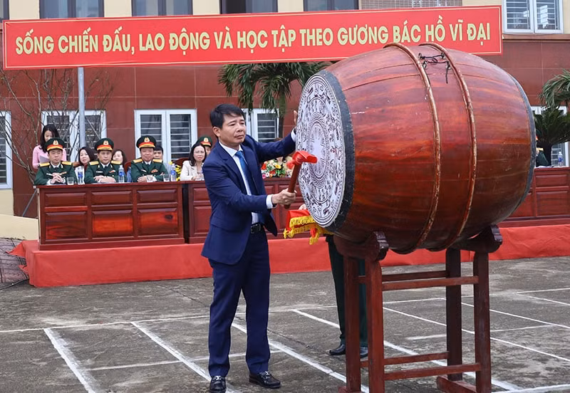 ron rang ngay hoi tong quan tai quang binh hinh 3