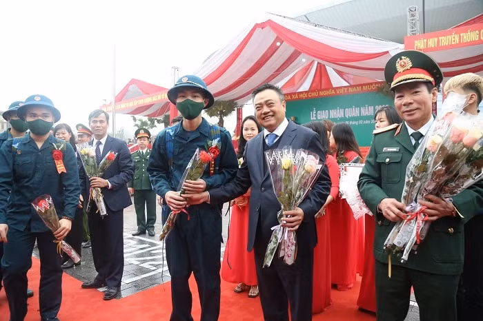 lanh dao tp ha noi dong vien tan binh len duong nhap ngu hinh 4