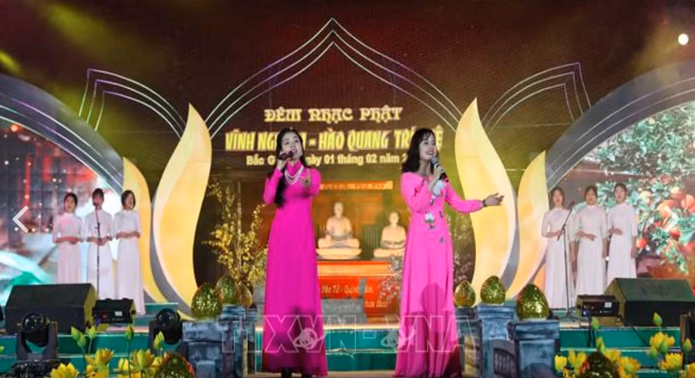 dac sac dem nhac phat vinh nghiem hao quang tri hue hinh 3