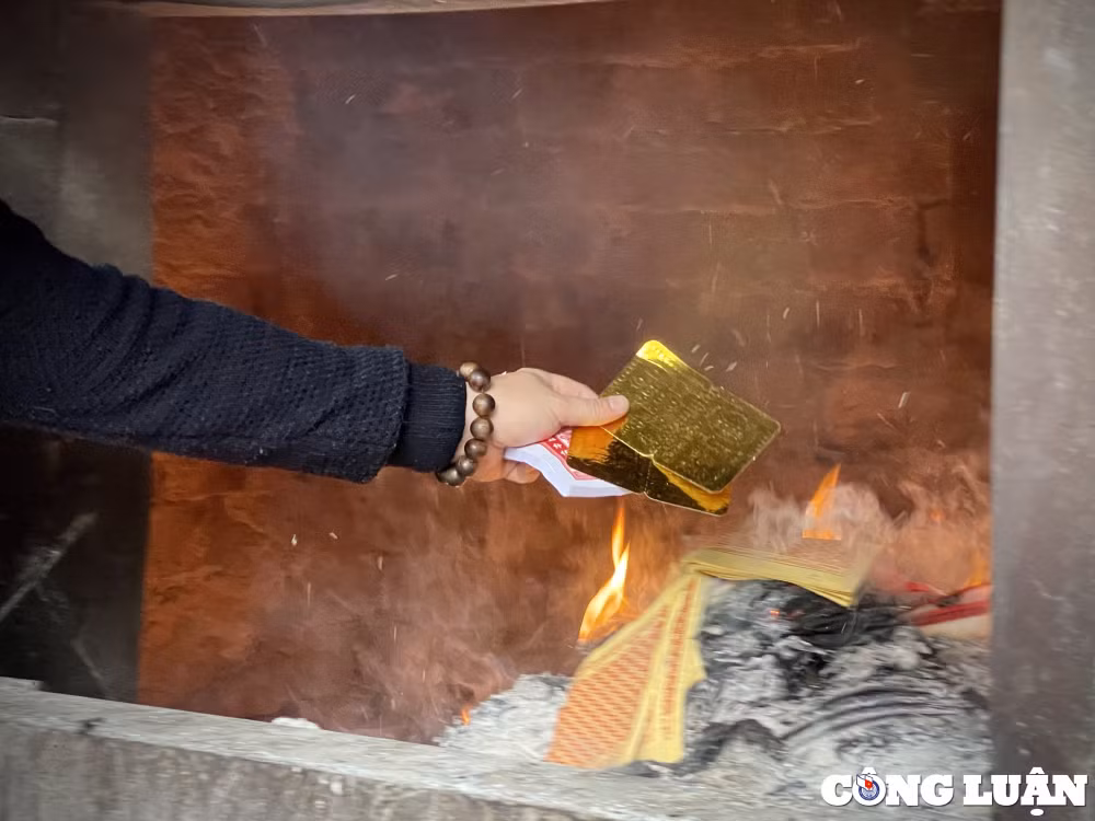 phu tay ho don hang nghin nguoi vao ram thang gieng hinh 7