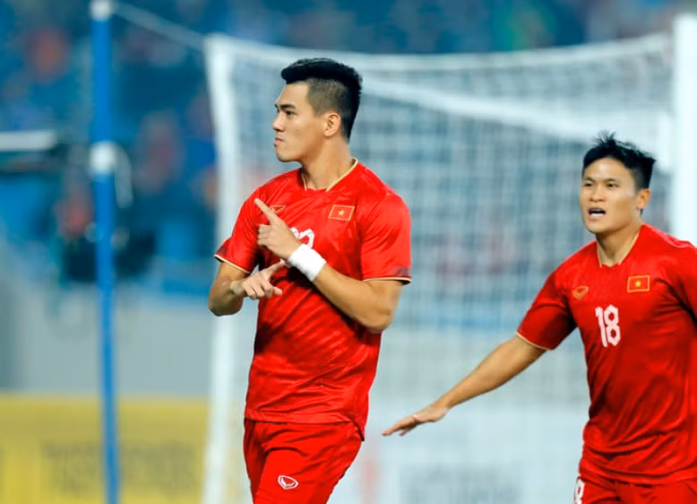 nguyen tien linh duoc de cu qua bong vang chau a 2022 hinh 2