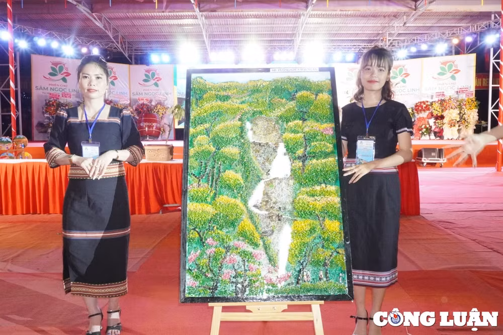 kon tum hoc sinh xo dang ve tranh tren da gay quy giup do nguoi ngheo hinh 3