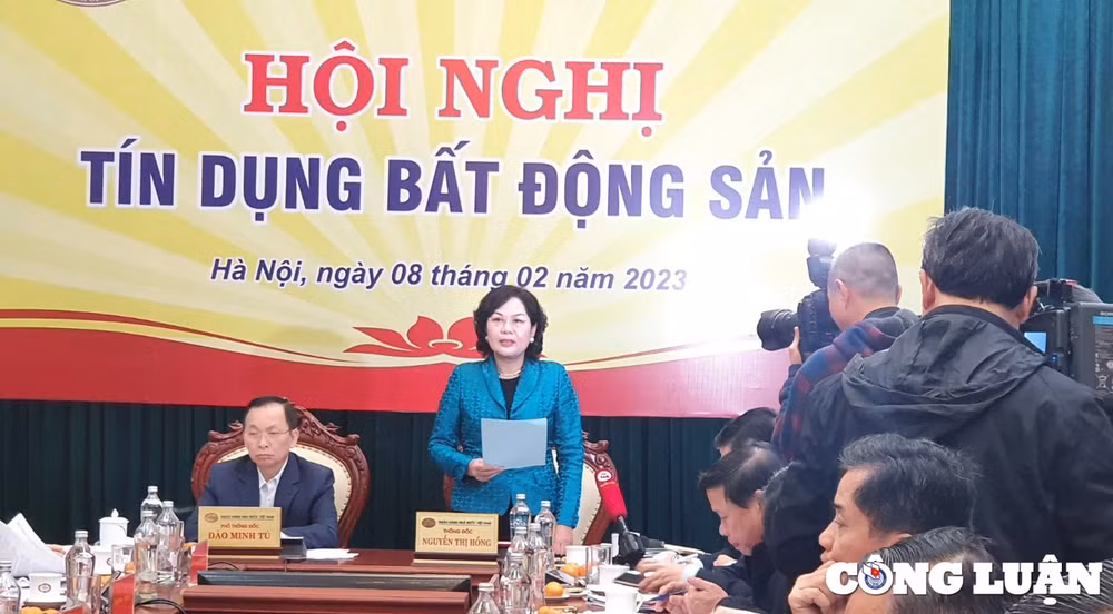 thong doc nguyen thi hong ngan hang tap trung vao san sau la rat rui ro hinh 2
