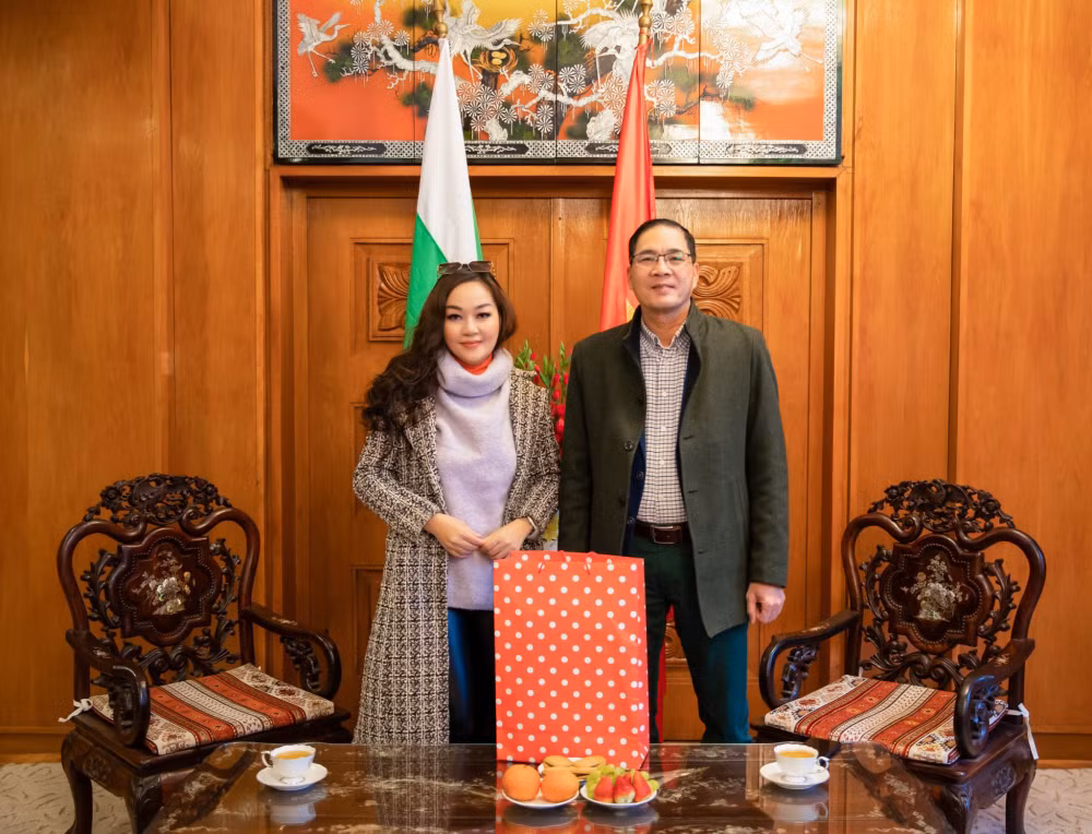 a hau 1 mrs universe 2023 hoang thanh nga tham dai su quan viet nam tai bulgaria hinh 1