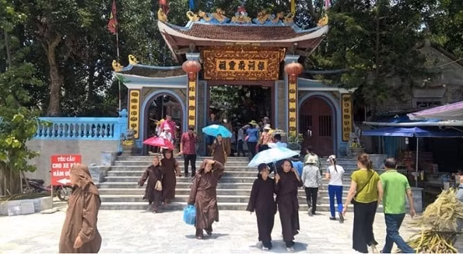 bung no luong khach du lich den lao cai hinh 1
