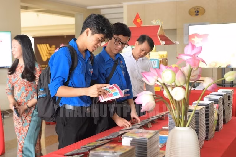 khanh thanh phong trung bay thuc tai mo rong khong gian van hoa ho chi minh hinh 4