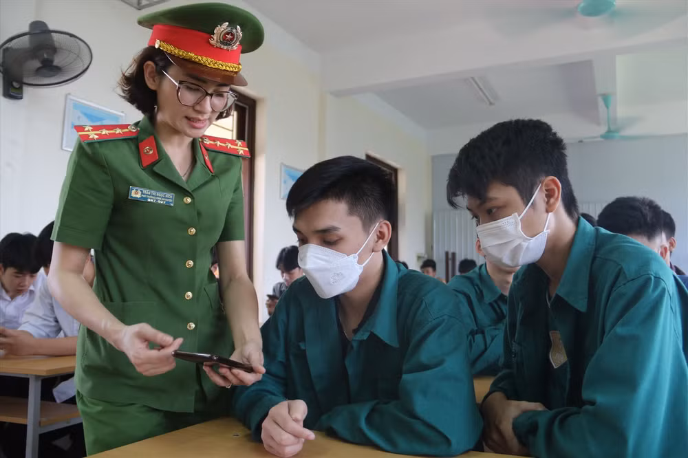 cong chuc vien chuc phai kich hoat tai khoan dinh danh dien tu hinh 1
