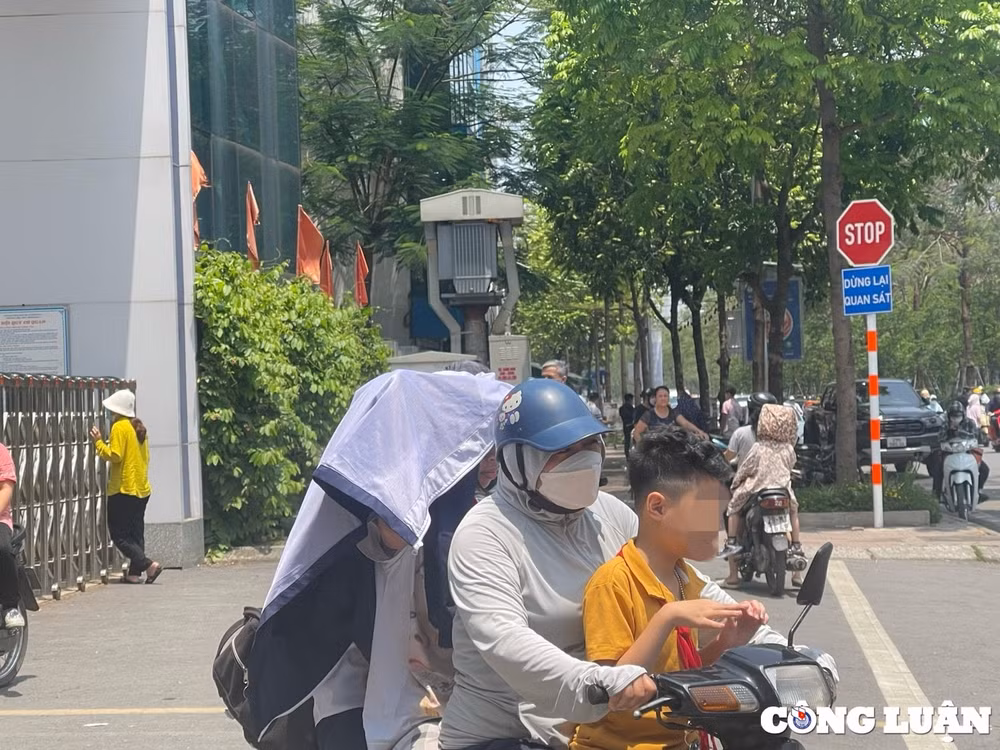 don con o ha noi phu huynh khong doi mu bao hiem lang lach gio tan tam hinh 1