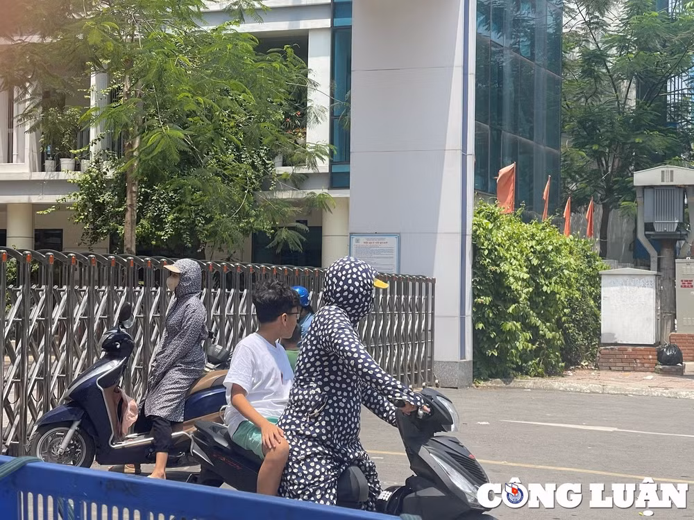 don con o ha noi phu huynh khong doi mu bao hiem lang lach gio tan tam hinh 2