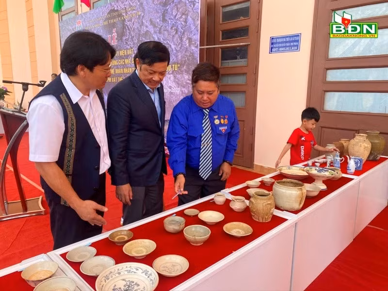 dak nong tiep nhan gan 800 co vat do cac nha suu tap hien tang hinh 3