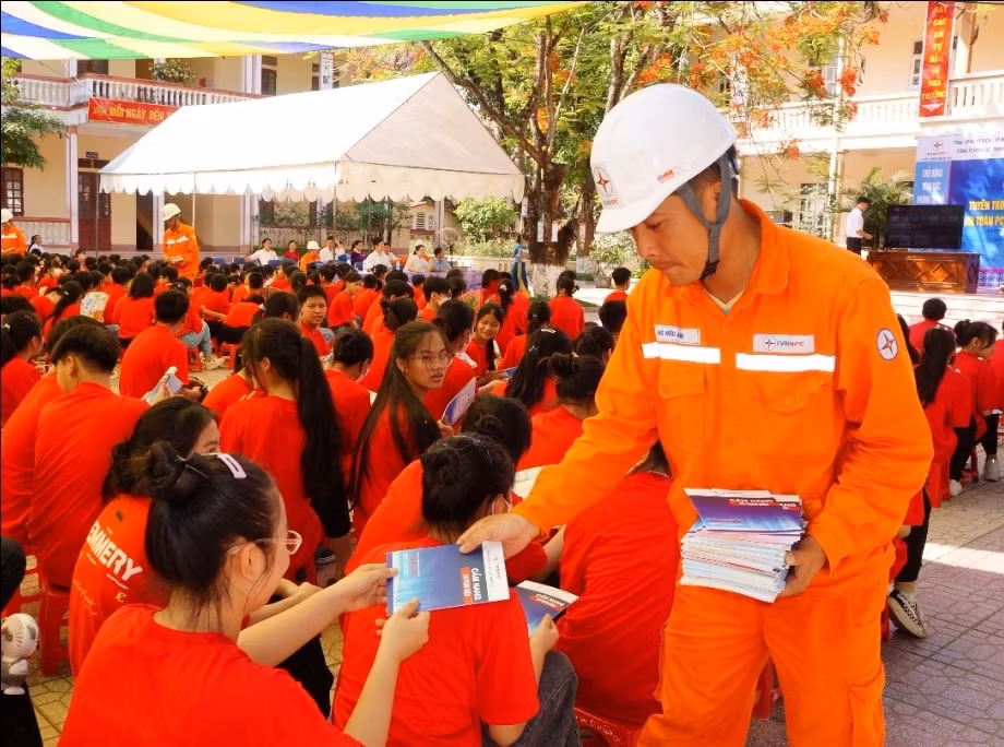 bao dam hanh lang an toan luoi dien tren dia ban tinh thanh hoa hieu qua khong chi den tu no luc cua nganh dien hinh 2