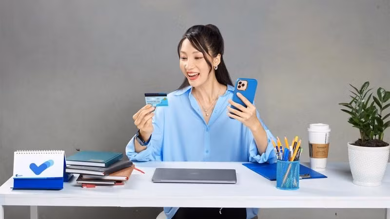 mcredit 2 nam lien tiep nhan giai thuong cong ty tai chinh tieu dung tot nhat viet nam hinh 3