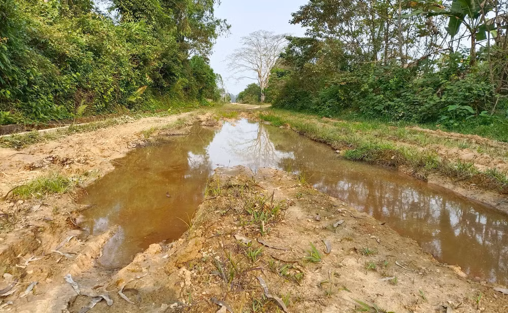 ha tinh nguoi dan khon kho vi duong giao thong thi cong dang do do thieu von hinh 2