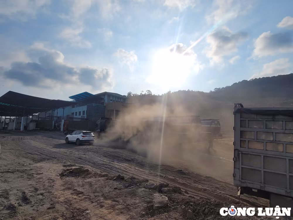 quang tri can som giai quyet tinh trang ach tac giao thong tai cua khau quoc te la lay hinh 3