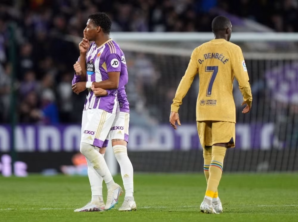 vua vo dich la liga barca lai thua tham truoc doi thu dang dua tru hang hinh 1