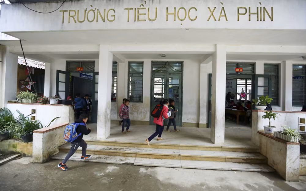 hang tram hoc sinh mien nui tiep can van hoa doc sach voi chu de thu vien tren da hinh 1
