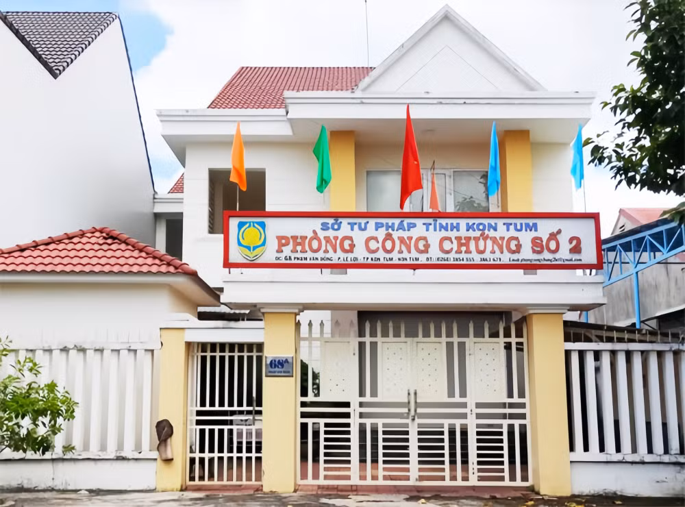 kon tum mien nhiem dinh chi cong tac 1 pho truong phong cong chung hinh 1