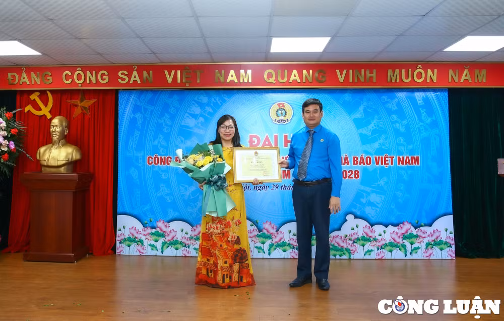 ong le tran nguyen huy duoc bau lam chu tich cong doan co quan trung uong hoi nha bao viet nam nhiem ky 2023 2028 hinh 12