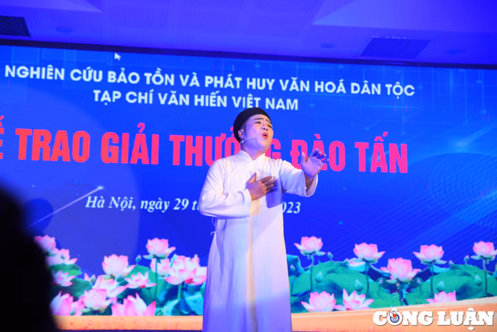 trao giai thuong dao tan cho 5 don vi nghe thuat va 15 van nghe si xuat sac hinh 9