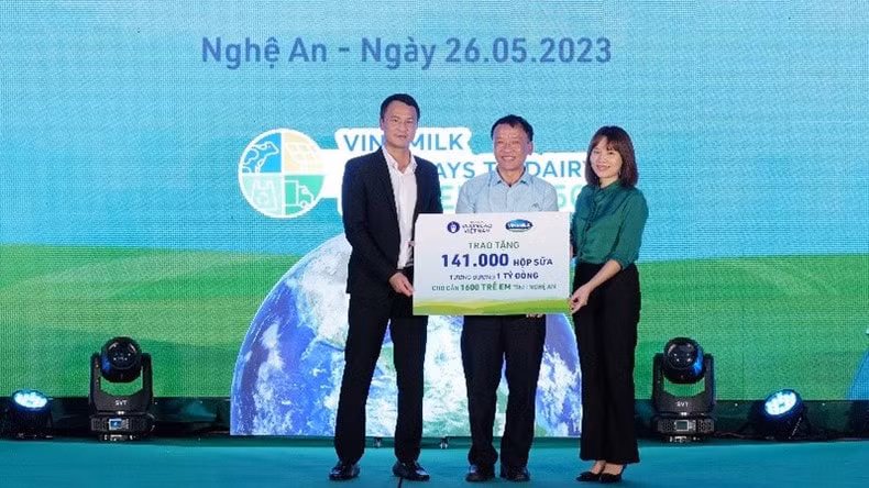 vinamilk la cong ty sua dau tien tai viet nam co nha may va trang trai dat chung nhan trung hoa carbon hinh 4