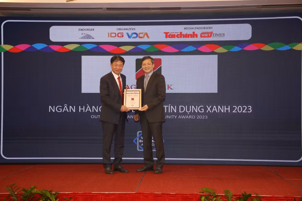 agribank duoc vinh danh voi 3 giai thuong ngan hang viet nam tieu bieu nam 2022 hinh 2