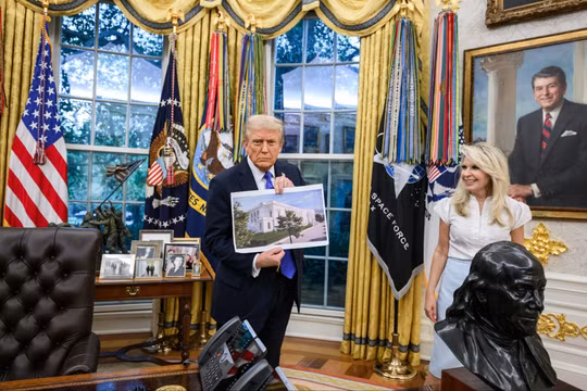 Phòng khiêu vũ Nhà Trắng bị đình chỉ, ông Trump kiện lên Tòa án Tối cao Mỹ 