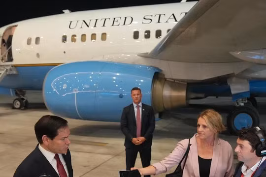 Ngoại trưởng Mỹ Marco Rubio khi vừa đến Các Tiểu vương quốc Ả Rập Thống nhất vào ngày 23/6. Ảnh: X/SecRubio
