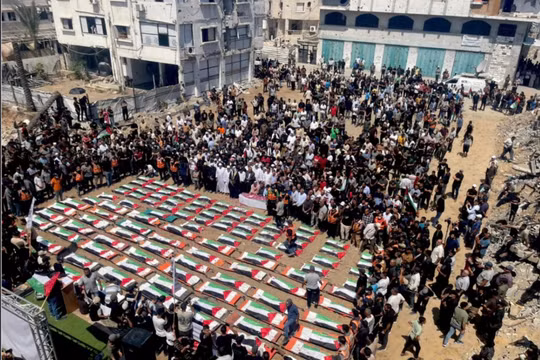 Lễ tang 112 người cùng một gia đình ở Gaza