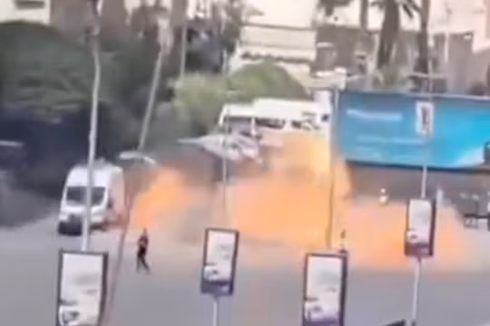 Vụ đánh bom gần nơi Tổng thống Pháp lưu trú tại Syria: 18 người bị thương, gồm 4 cảnh sát