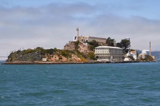 Lật tàu tại vịnh San Francisco của Mỹ, nhiều người thương vong và mất tích