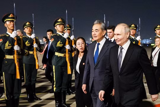 Tổng thống Putin đến Bắc Kinh, bắt đầu chuyến thăm Trung Quốc