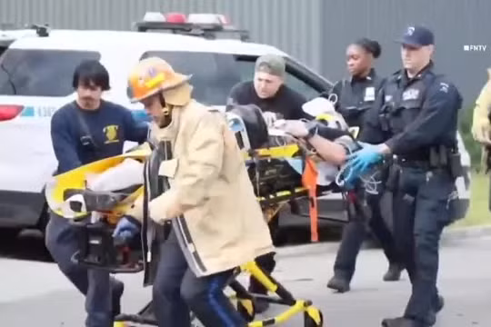 Nổ ụ tàu ở New York khiến hàng chục người thương vong