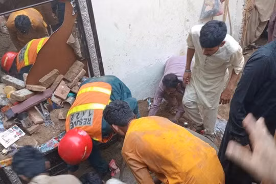Sập mái trung tâm dạy thêm ở Pakistan, ít nhất 14 trẻ em thiệt mạng