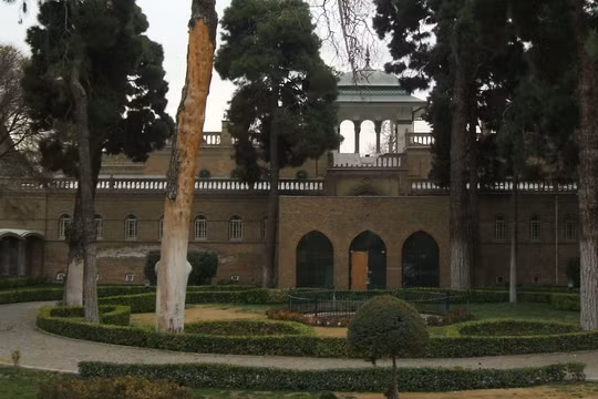 Vương quốc Anh tạm rút nhân viên ngoại giao khỏi Iran do lo ngại an ninh