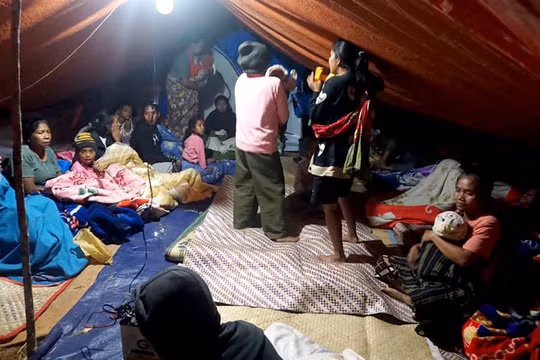Động đất tại Indonesia: Ít nhất 51 người thiệt mạng, hàng nghìn người chờ cứu trợ