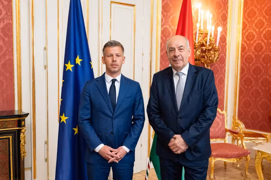 Quốc hội Hungary thông qua sửa đổi Hiến pháp, gây áp lực lên Tổng thống Tamas Sulyok