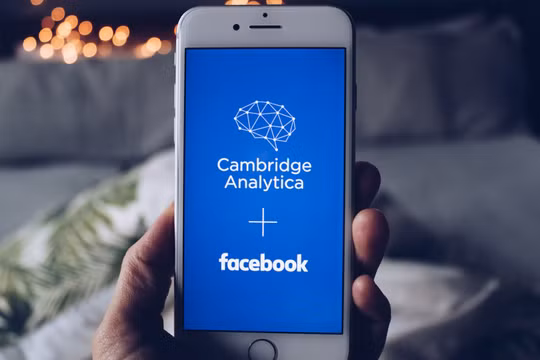 Meta bị phạt 25 tỷ USD trong vụ bê bối dữ liệu Cambridge Analytica